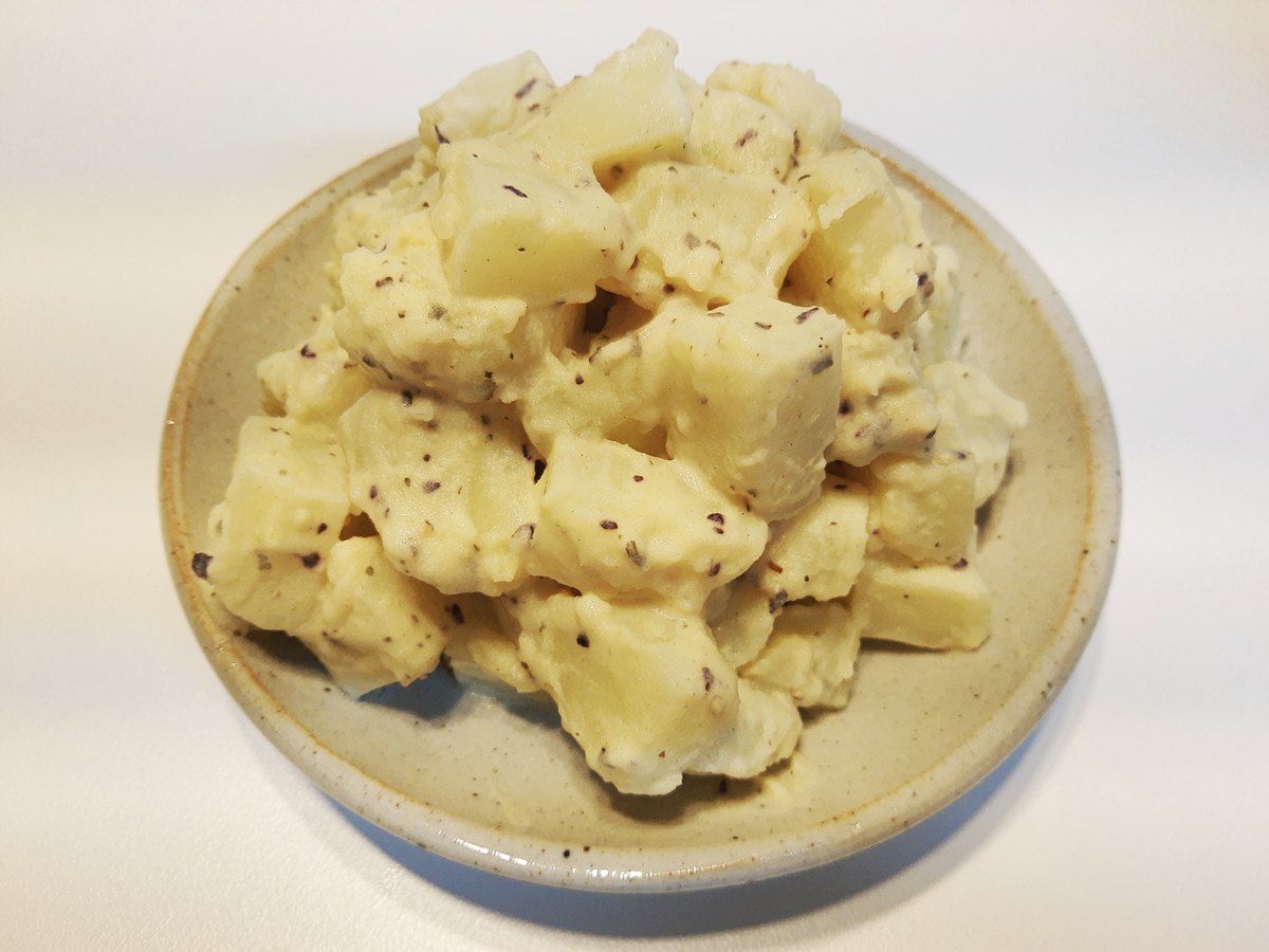 A potato salad. ⚠ Not a Louisiana one — I could not source a photograph of the mustard-and-vinegar style this page is describing, so treat this as the idea rather than the article