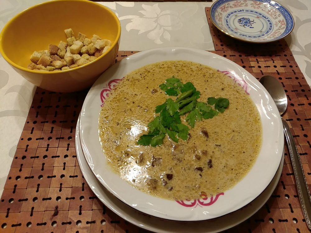 Cream of Mushroom Soup (Potage Velouté aux Champignons)