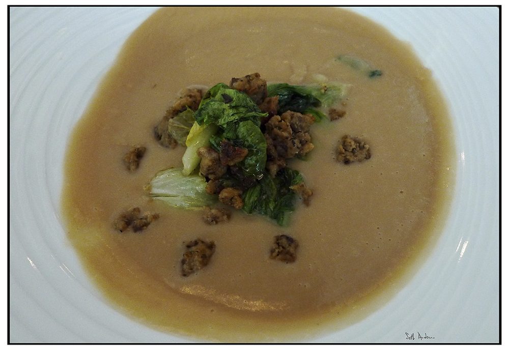 Escarole and White Bean Soup (Zuppa di Scarola e Cannellini)