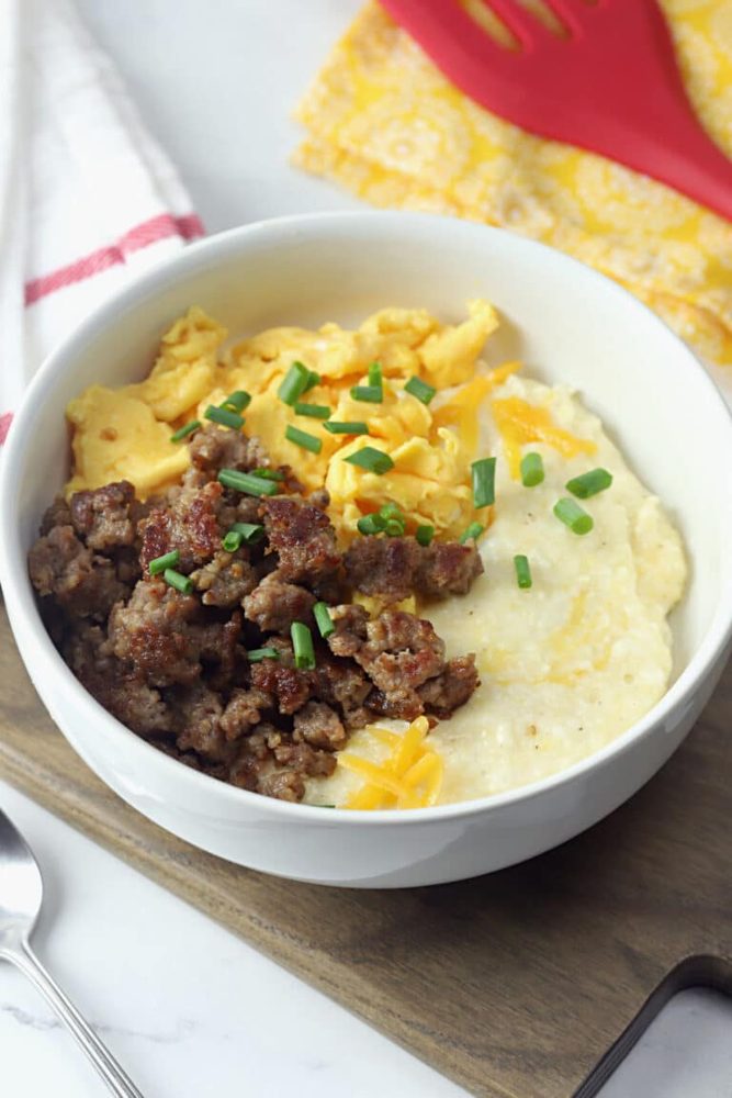 Sausage and Fried-Egg Breakfast Grits Bowl