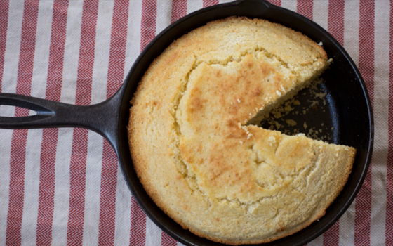 Simple Cast Iron Skillet Cornbread