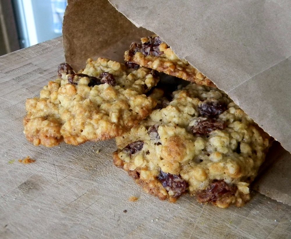 Sourdough Discard Oatmeal Raisin Cookies