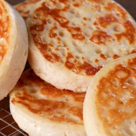 Traditional Homemade British Crumpet