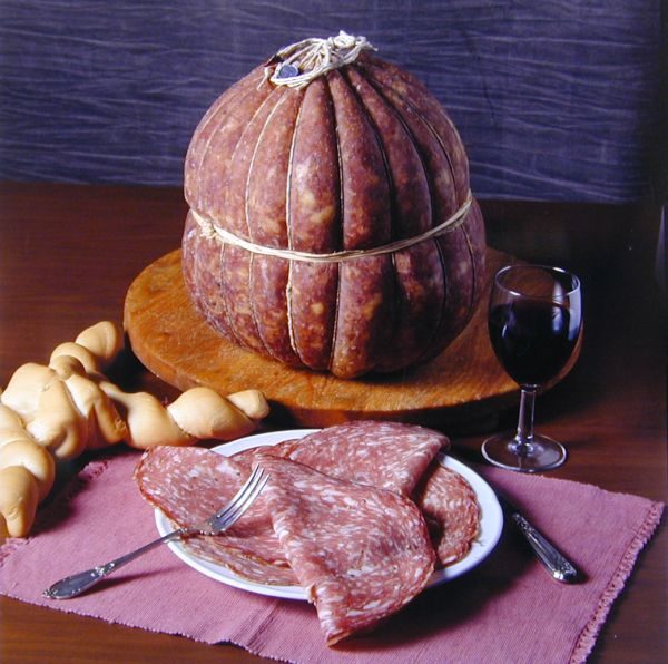 Skilandis (kindziukas) — a Lithuanian keeping sausage, cold-smoked for weeks then air-dried for months. One sausage, two names.