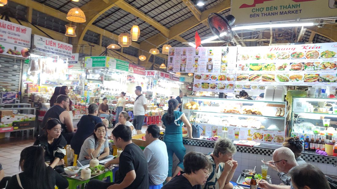 Inside the hawker aisle